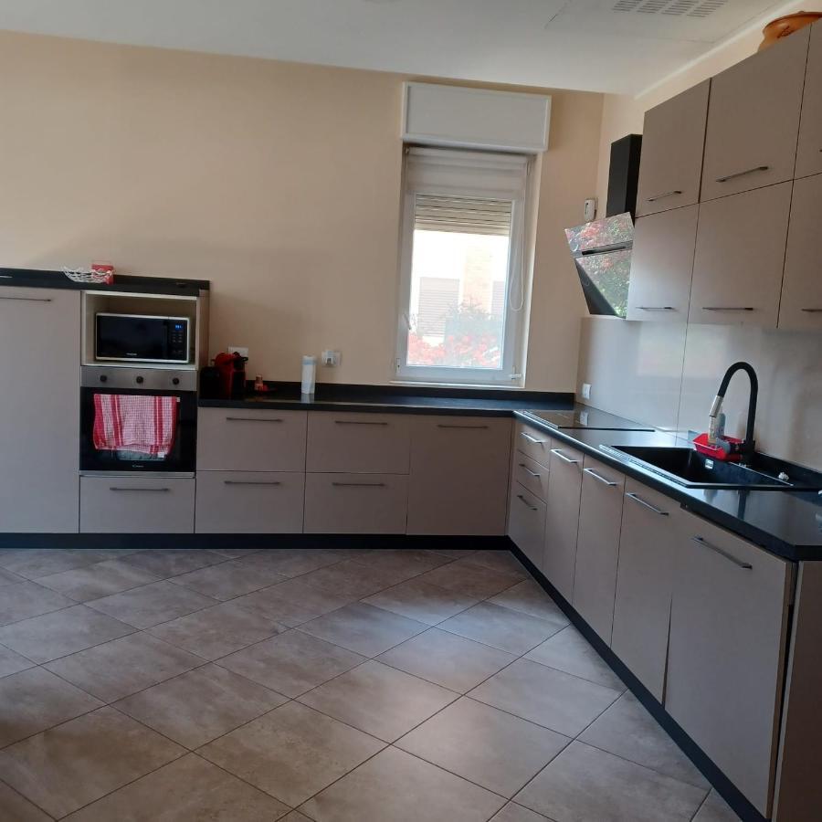 Trilocale Nr 8 Apartment Каламброне Екстериор снимка