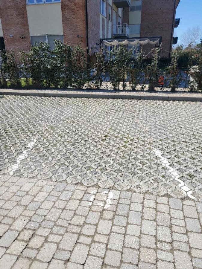 Trilocale Nr 8 Apartment Каламброне Екстериор снимка